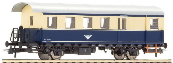 Passenger car 2nd class with lluggage compartment<br /><a href='images/pictures/Roco/230914.jpg' target='_blank'>Full size image</a>